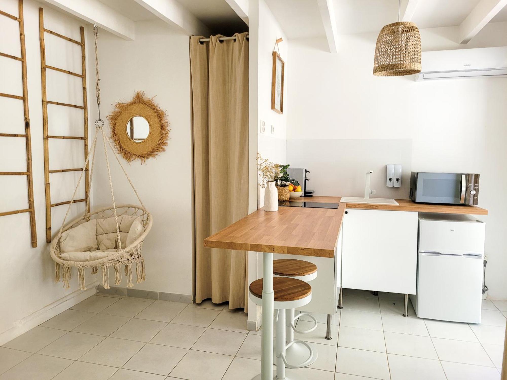 Studio Double Climatise Avec Terrasse - Proche Tram & Centre Montpellier Exterior photo